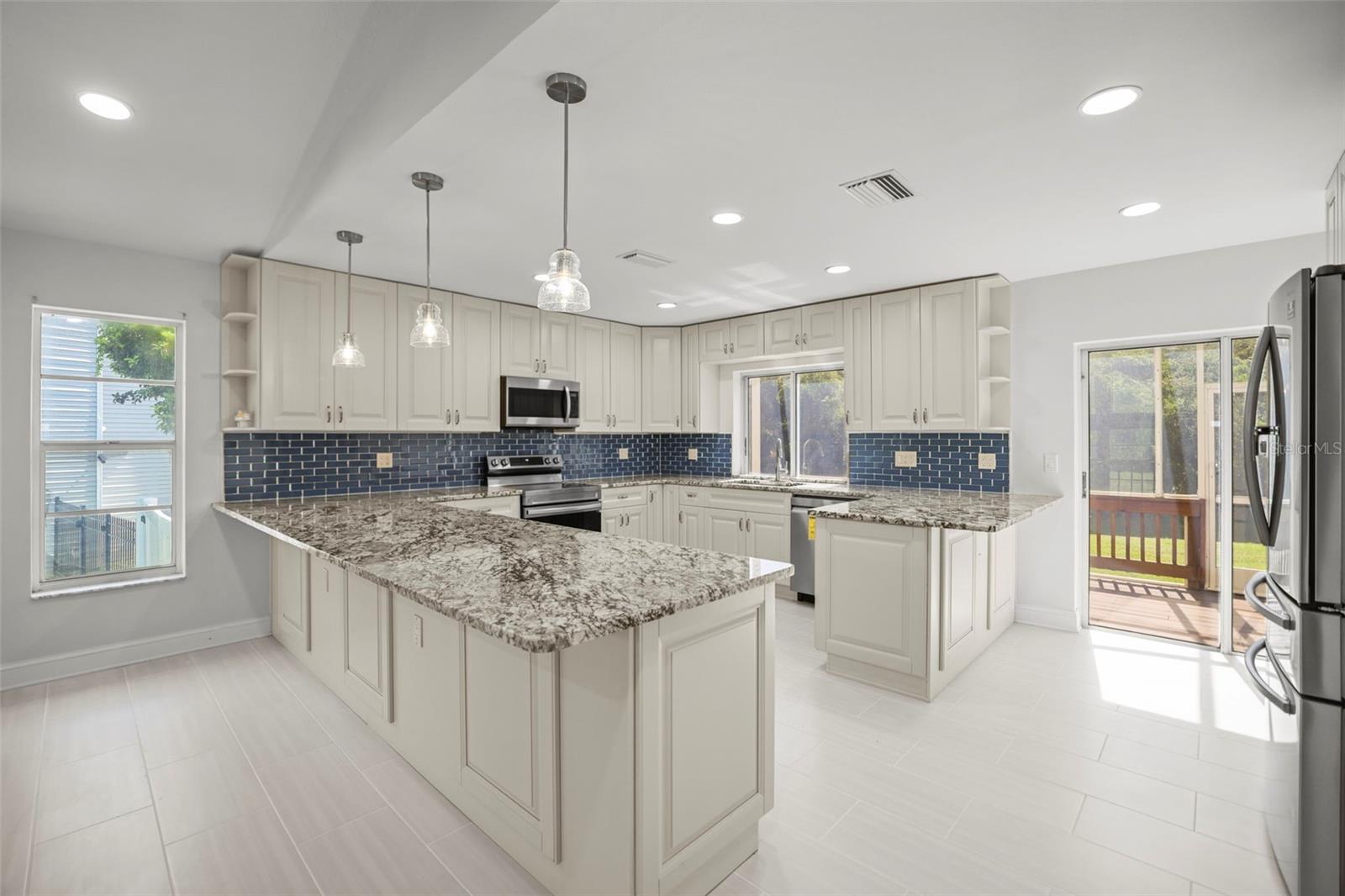 957 WEATHERSFIELD DRIVE