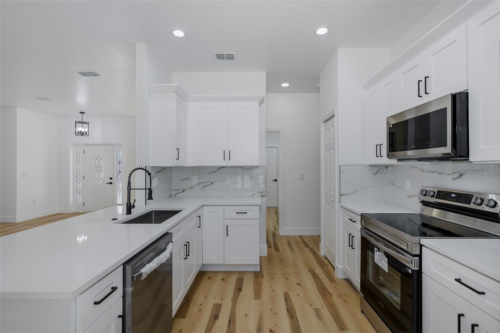 ROYAL HIGHLANDS - Residential