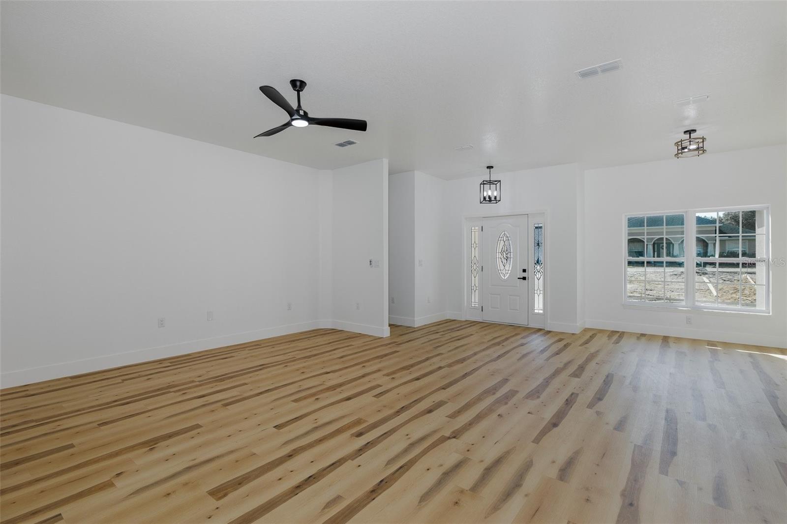 ROYAL HIGHLANDS - Residential