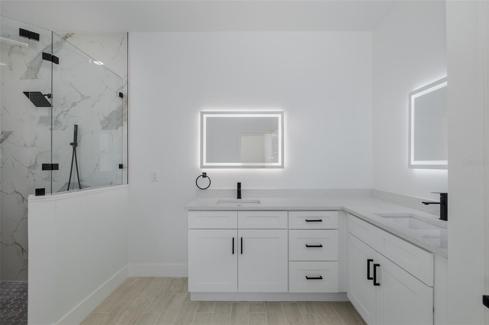 ROYAL HIGHLANDS - Residential