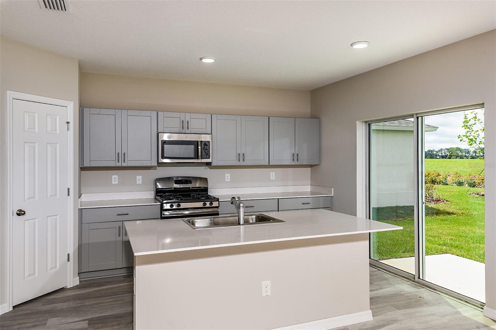 PASADENA RIDGE - Residential