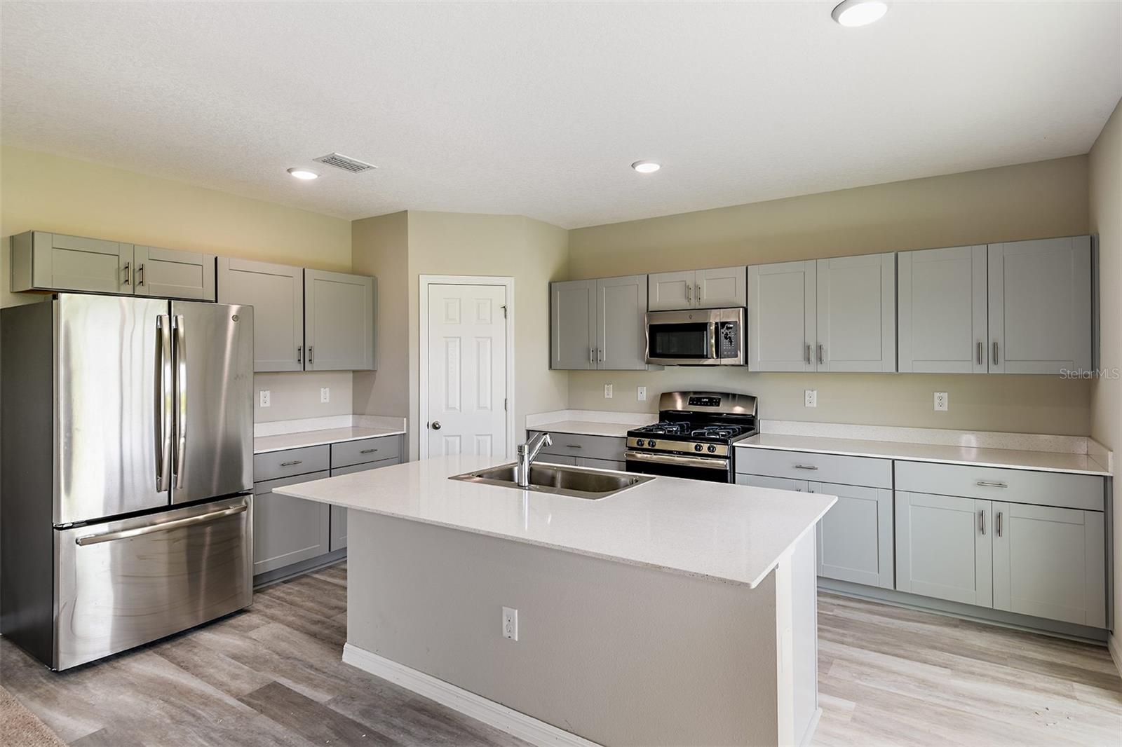 PASADENA RIDGE - Residential