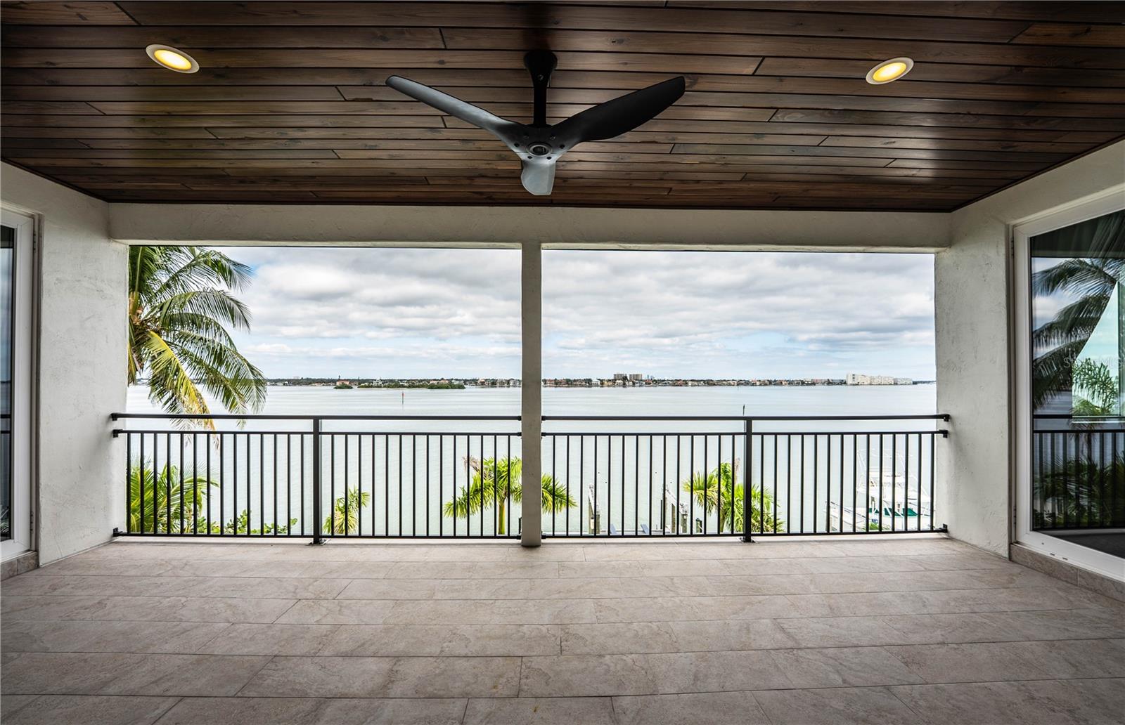 BAHIA SHORES 6TH ADD LOT 9 - Residential