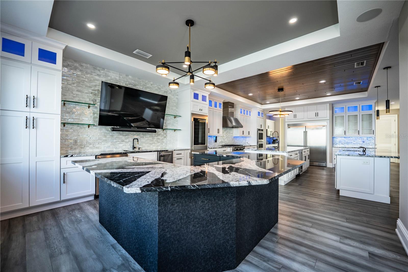 BAHIA SHORES 6TH ADD LOT 9 - Residential