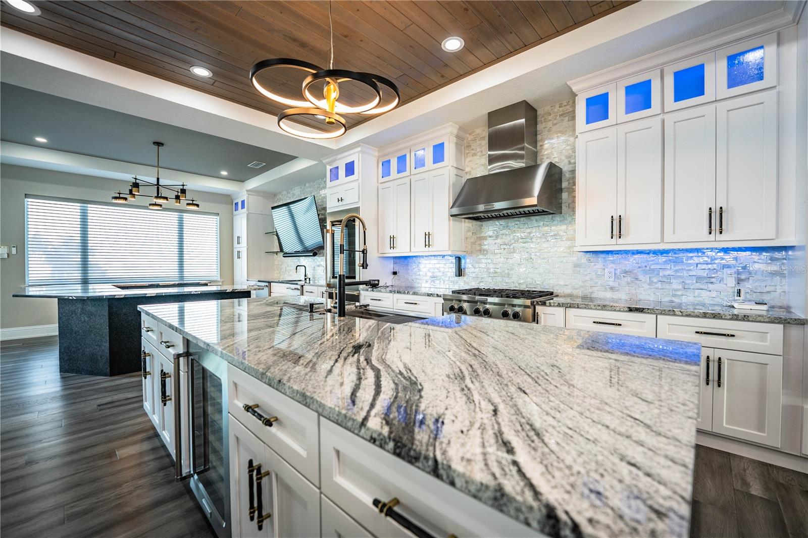 BAHIA SHORES 6TH ADD LOT 9 - Residential