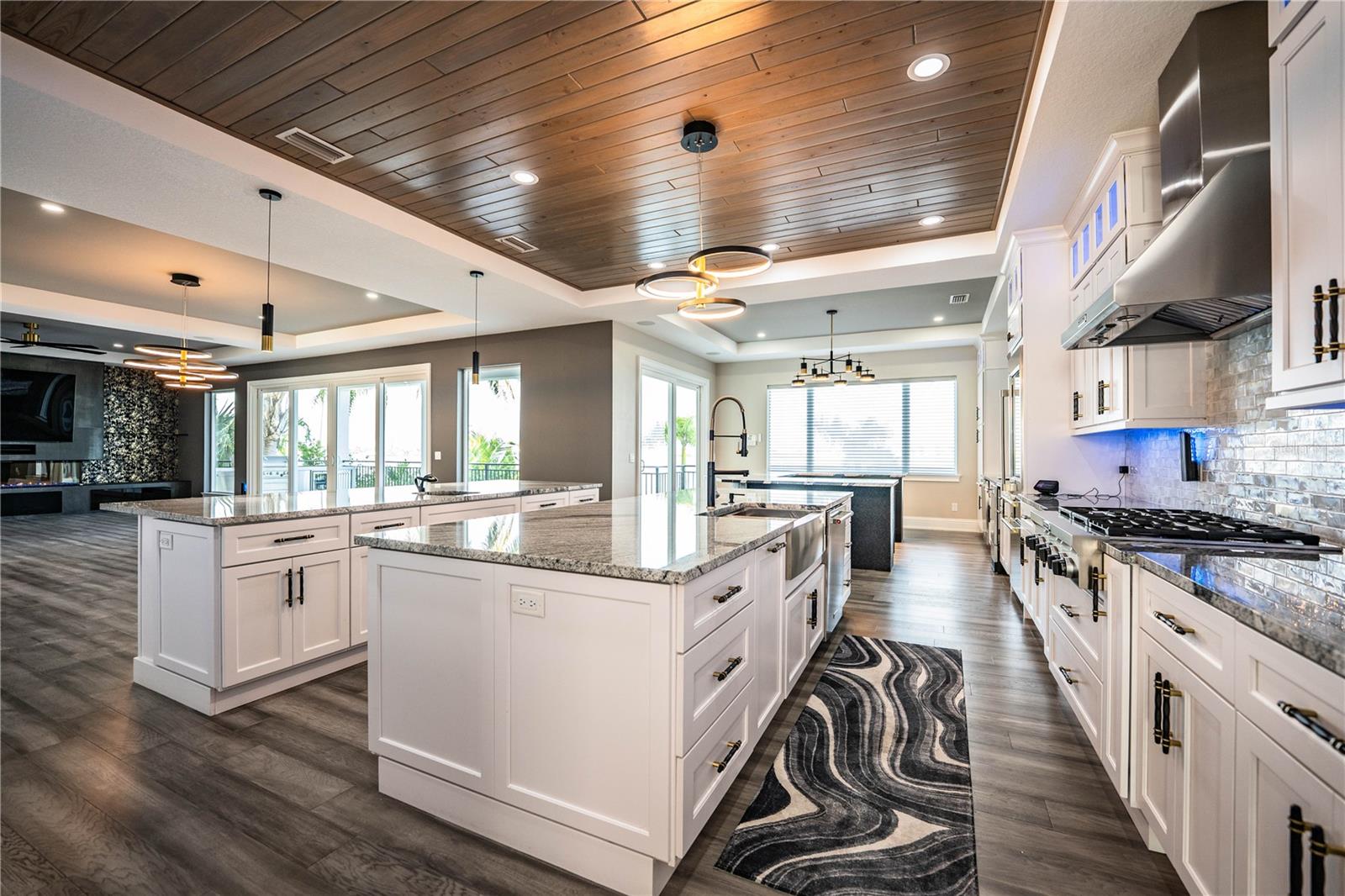 BAHIA SHORES 6TH ADD LOT 9 - Residential