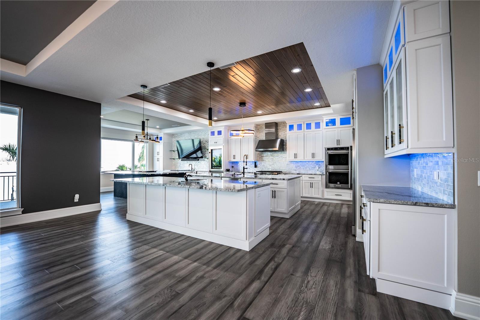 BAHIA SHORES 6TH ADD LOT 9 - Residential