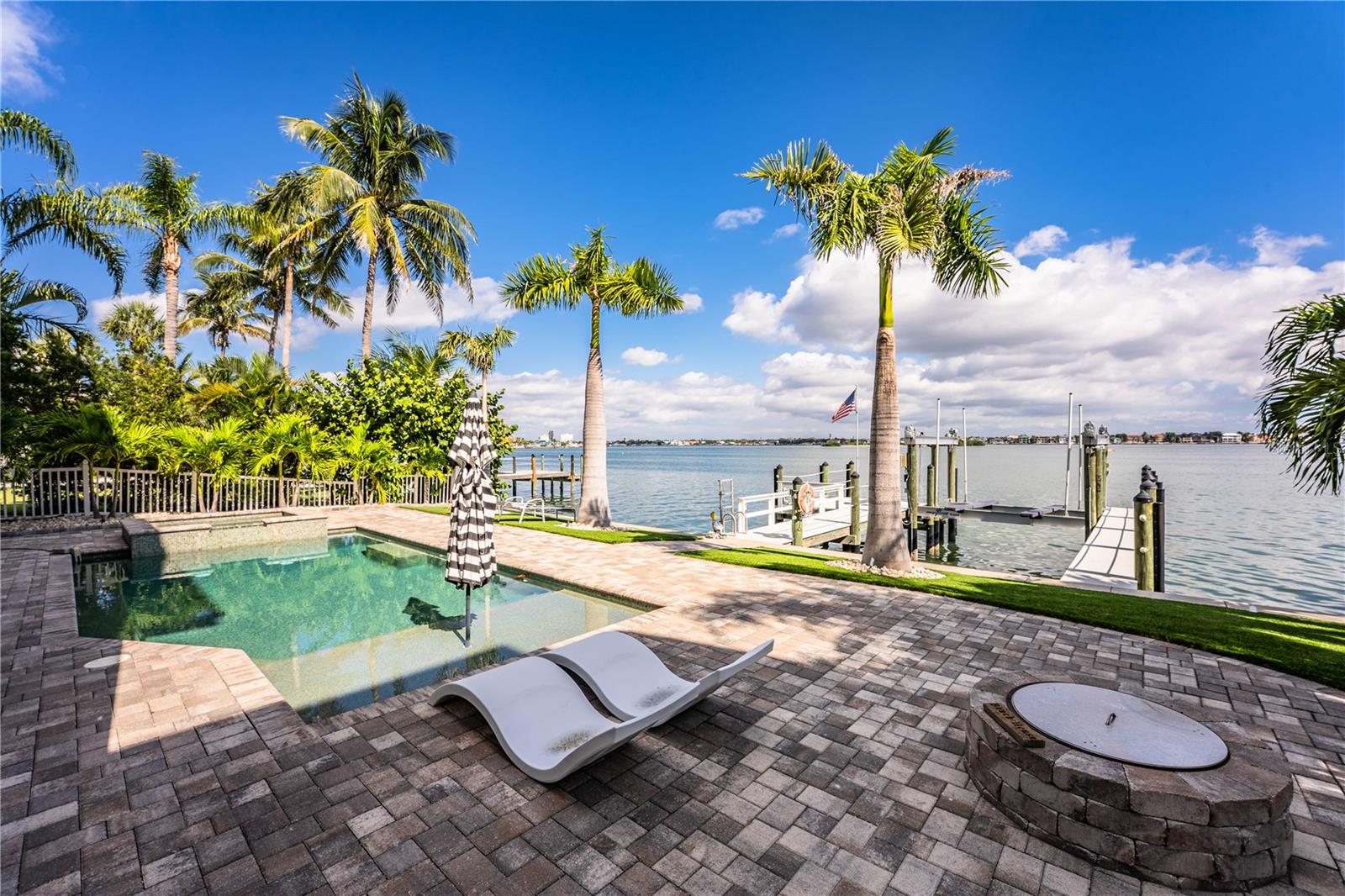 BAHIA SHORES 6TH ADD LOT 9 - Residential