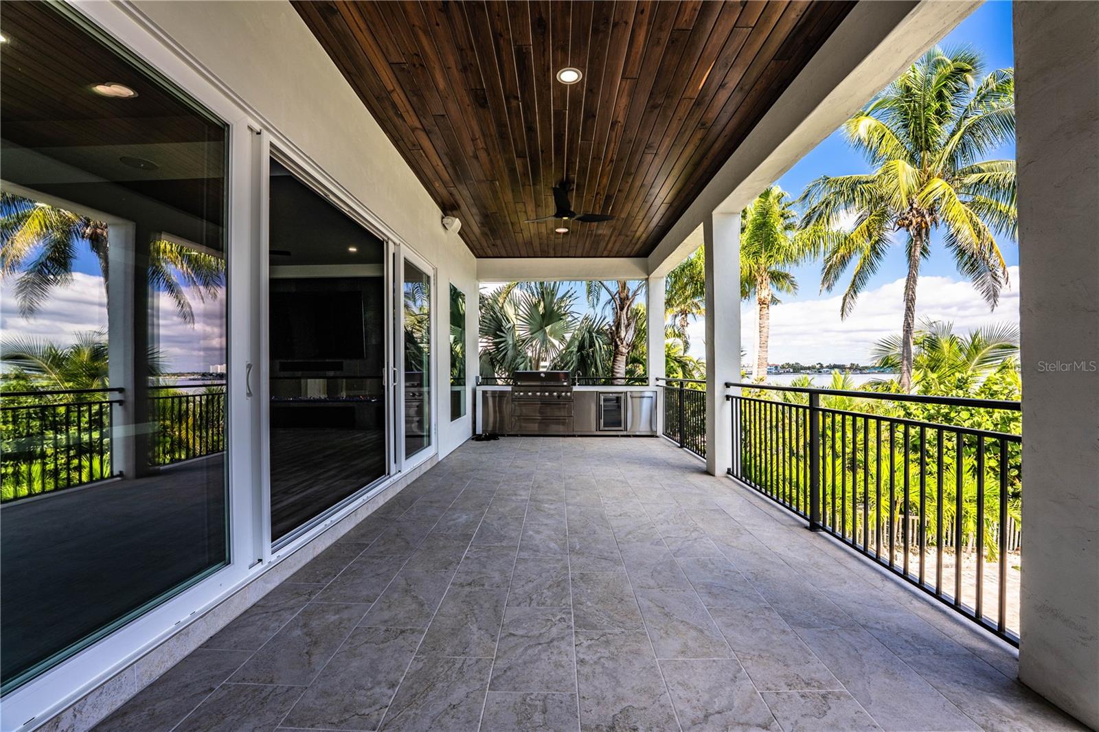 BAHIA SHORES 6TH ADD LOT 9 - Residential