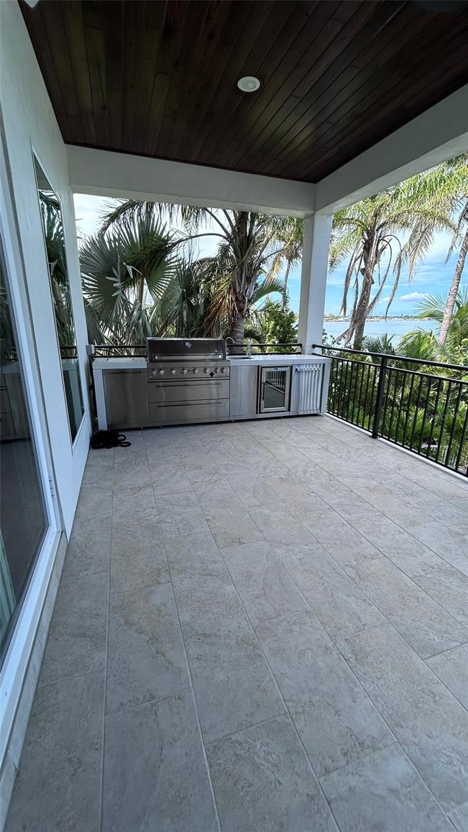 BAHIA SHORES 6TH ADD LOT 9 - Residential