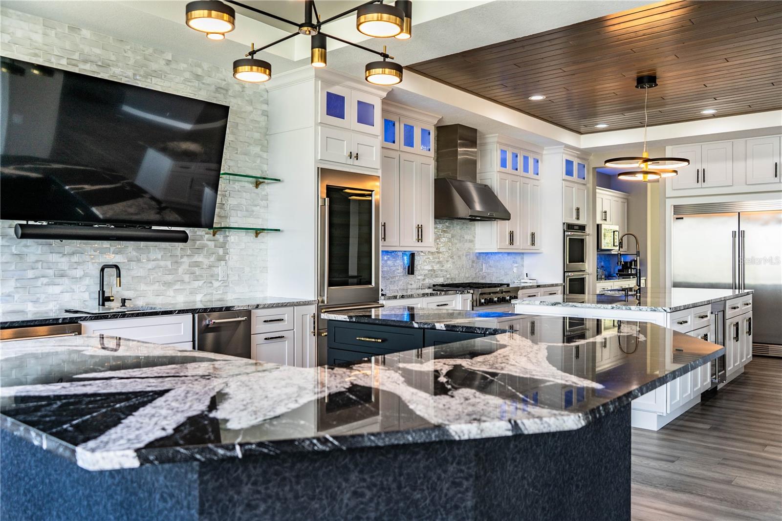 BAHIA SHORES 6TH ADD LOT 9 - Residential