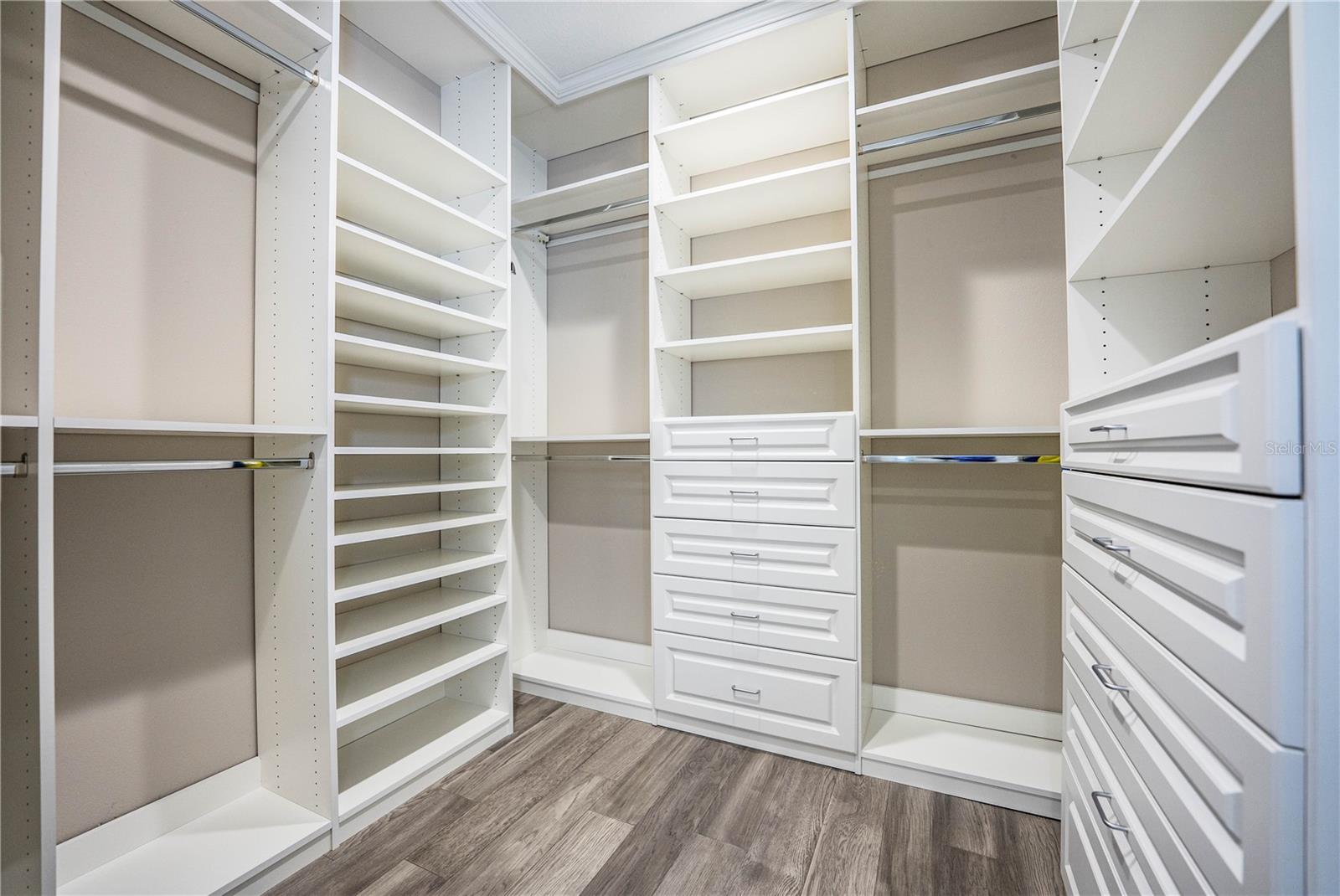 BAHIA SHORES 6TH ADD LOT 9 - Residential