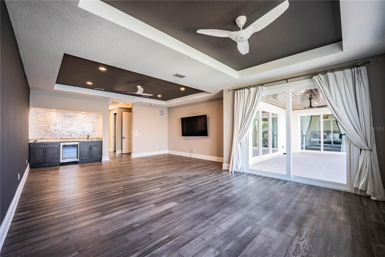 BAHIA SHORES 6TH ADD LOT 9 - Residential