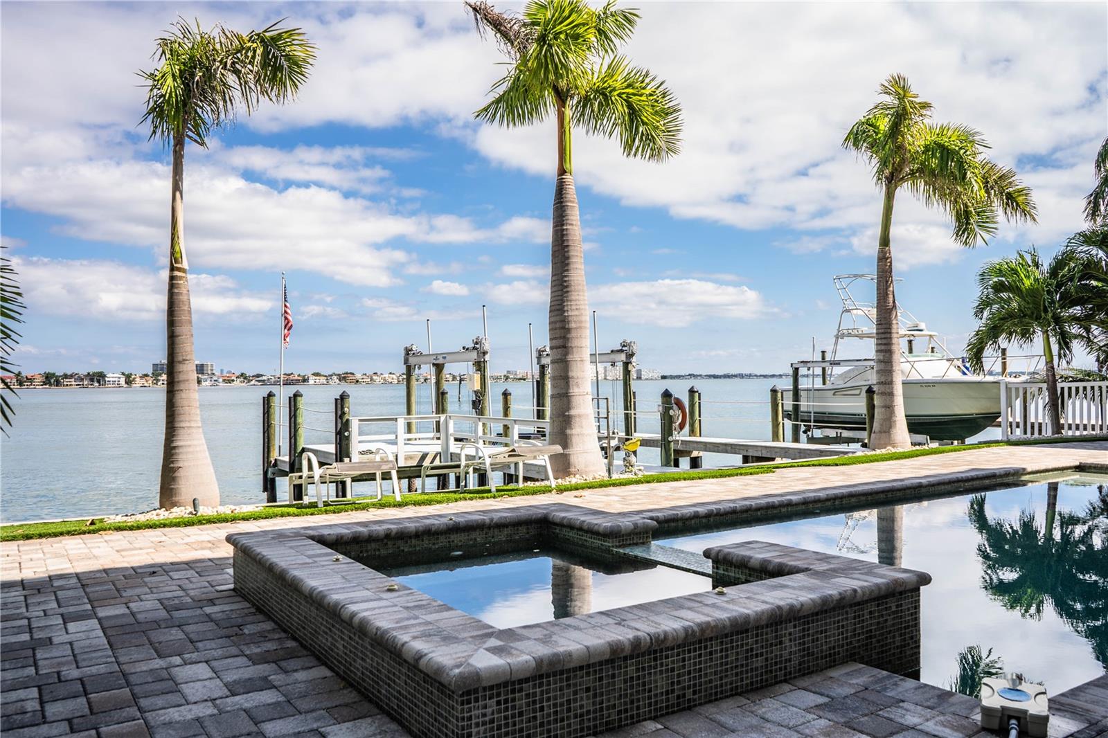 BAHIA SHORES 6TH ADD LOT 9 - Residential