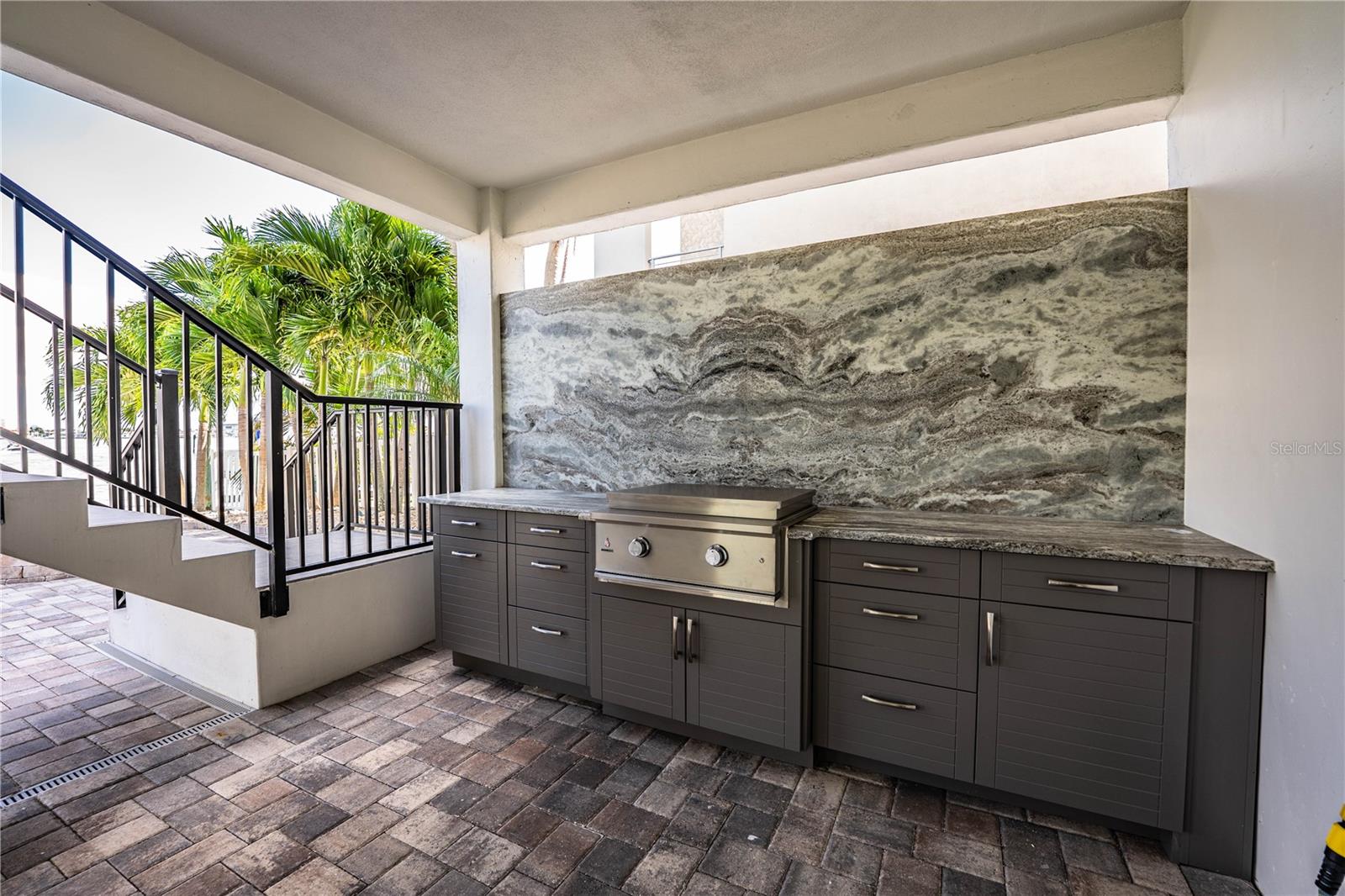 BAHIA SHORES 6TH ADD LOT 9 - Residential