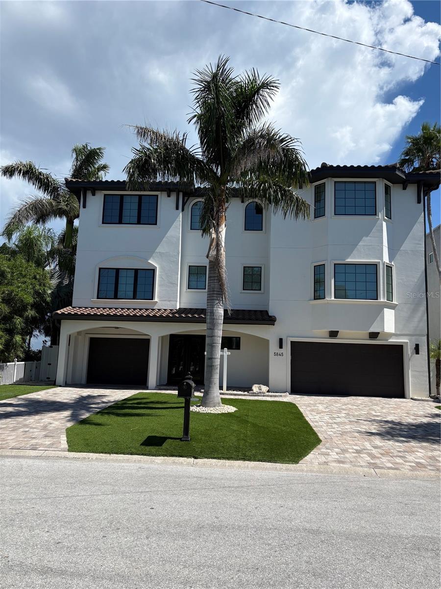 BAHIA SHORES 6TH ADD LOT 9 - Residential