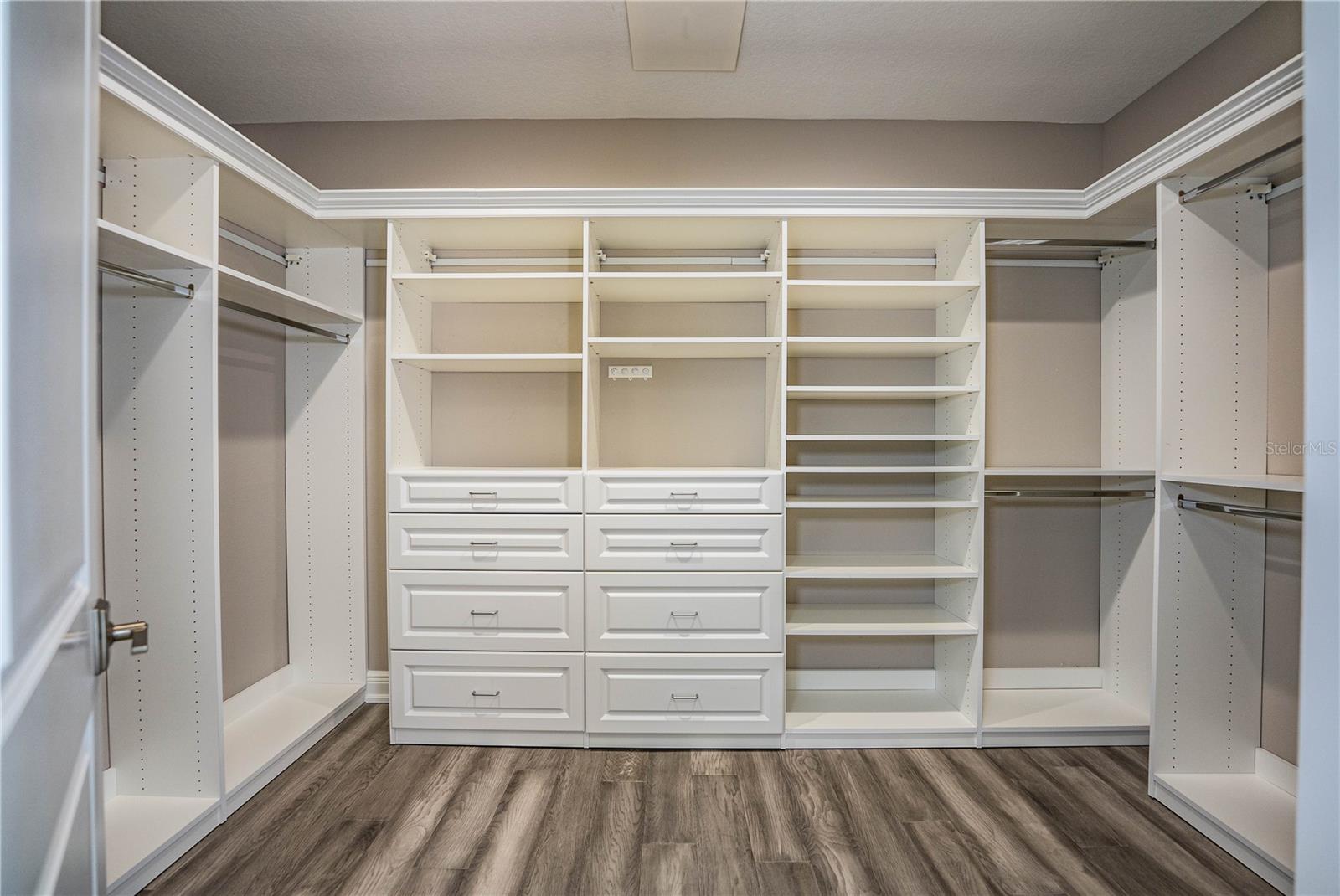 BAHIA SHORES 6TH ADD LOT 9 - Residential