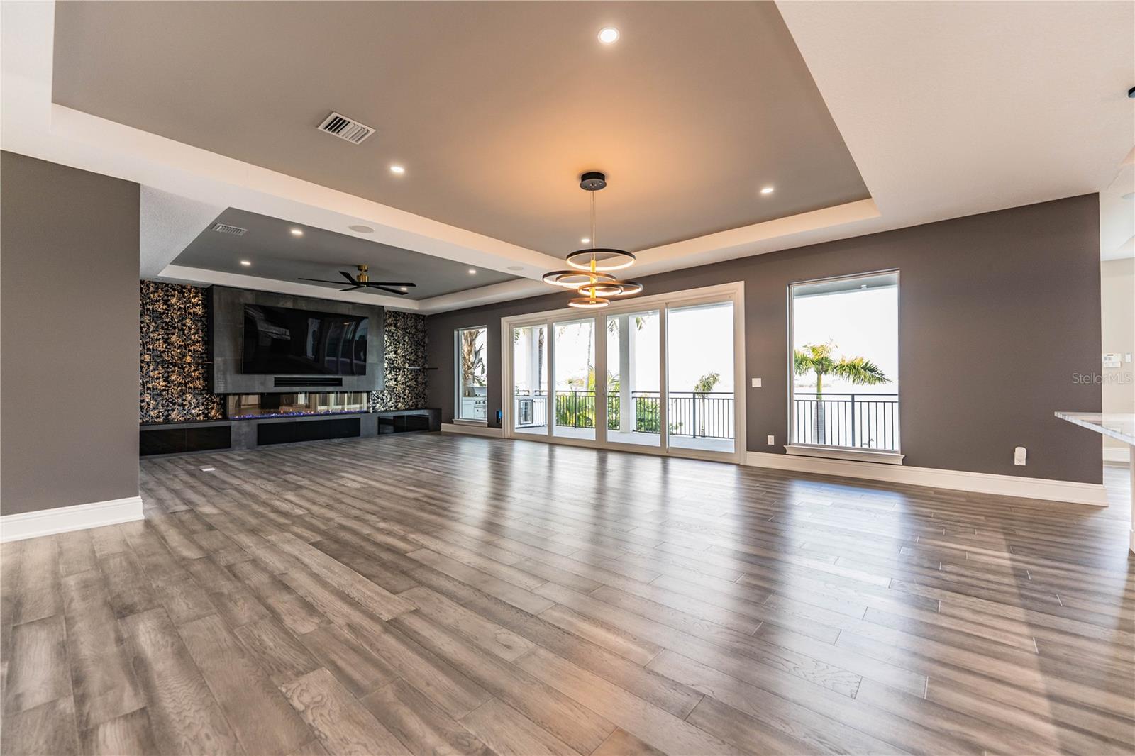 BAHIA SHORES 6TH ADD LOT 9 - Residential