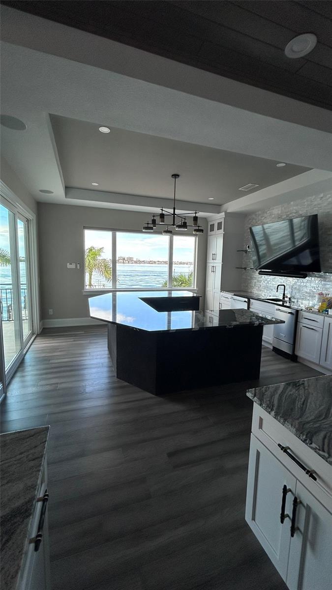 BAHIA SHORES 6TH ADD LOT 9 - Residential