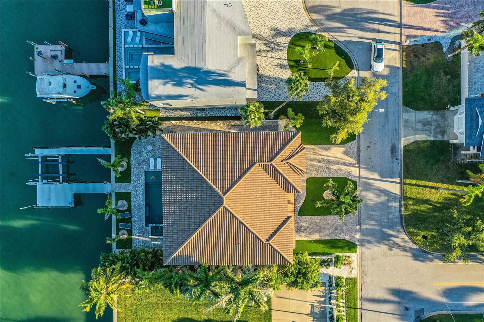 BAHIA SHORES 6TH ADD LOT 9 - Residential