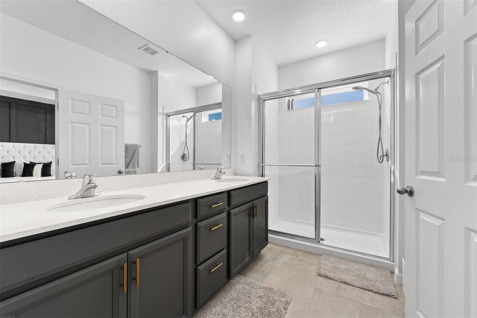 MEZZANO - Residential