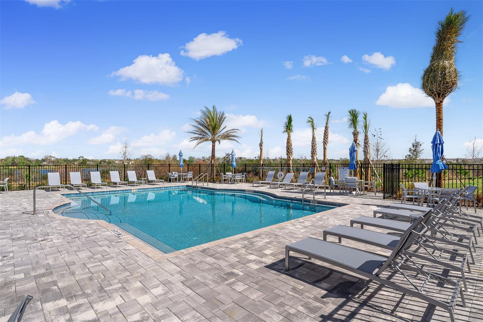 MEZZANO - Residential