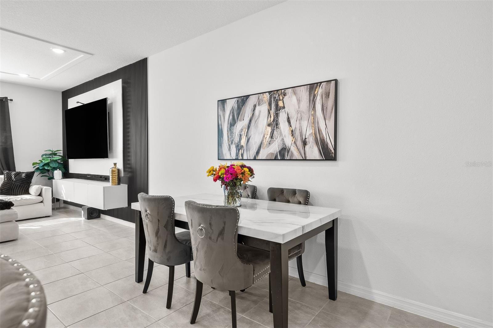 MEZZANO - Residential