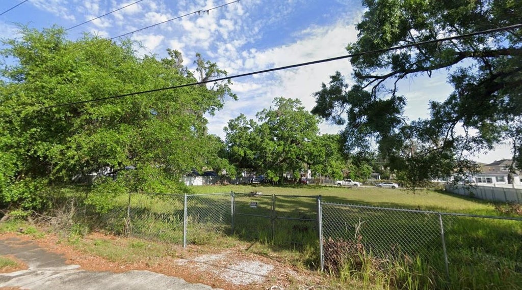 Photo of 10202 Bryan Road, Tampa, FL 33610 (MLS # TB8550447)