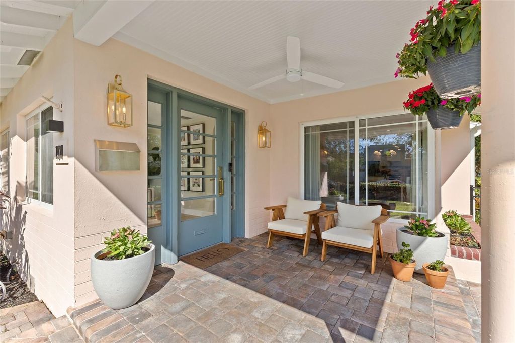 Photo of 101 27th Avenue N, St Petersburg, FL 33704 (MLS # TB8465301)