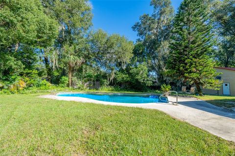 A home in DELAND