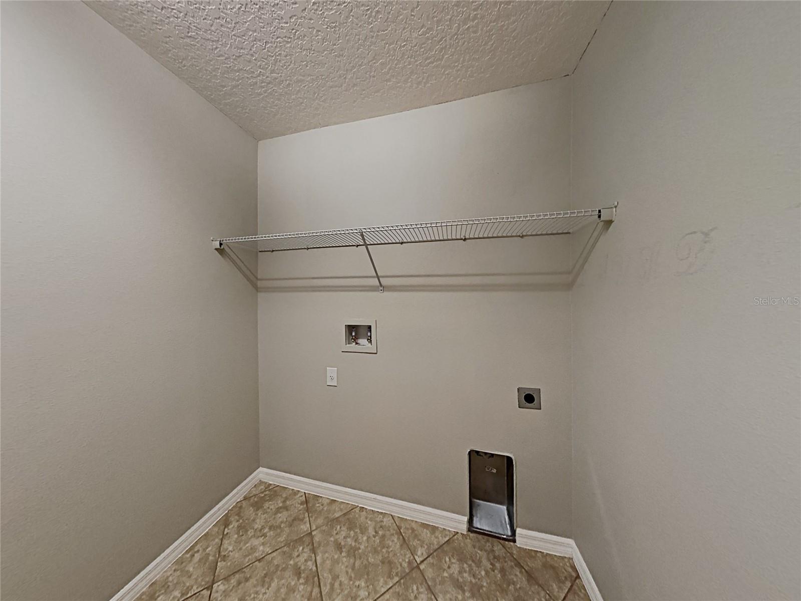 ALDEA RESERVE - Residential Lease