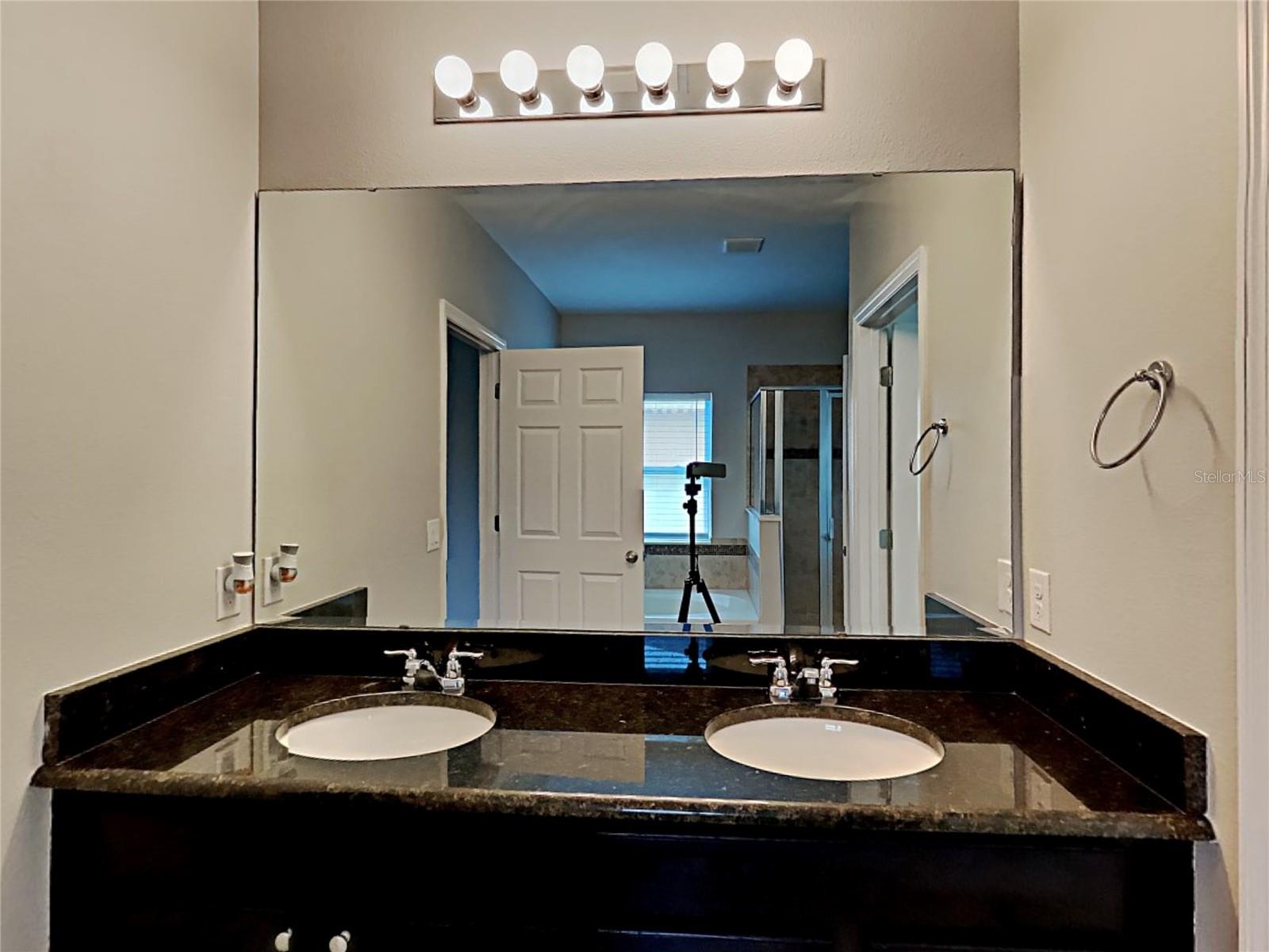 ALDEA RESERVE - Residential Lease