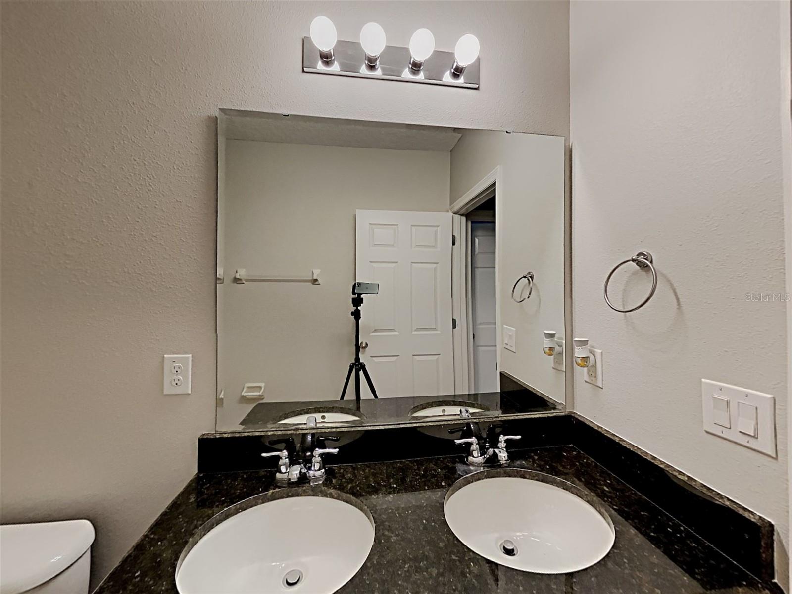 ALDEA RESERVE - Residential Lease