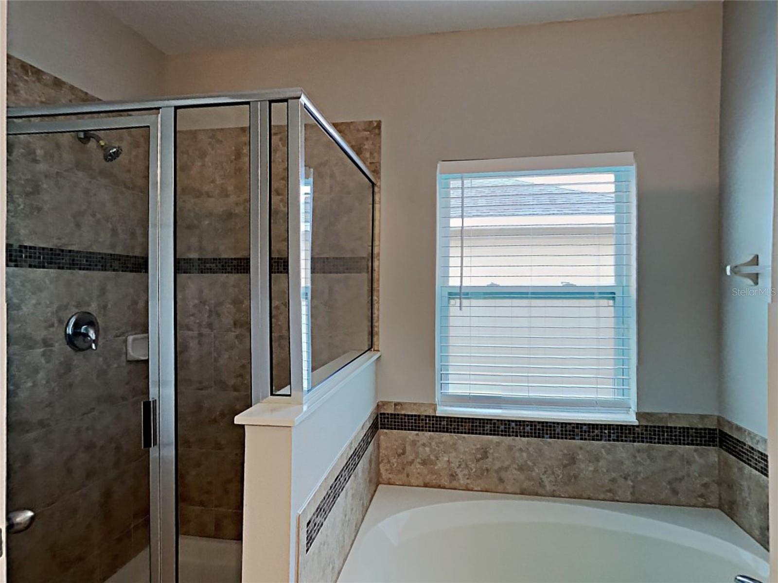 ALDEA RESERVE - Residential Lease