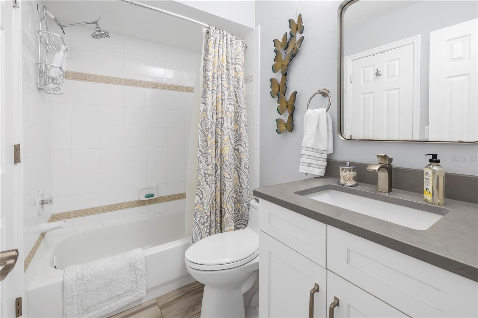 PALMS OF TIERRA - Residential