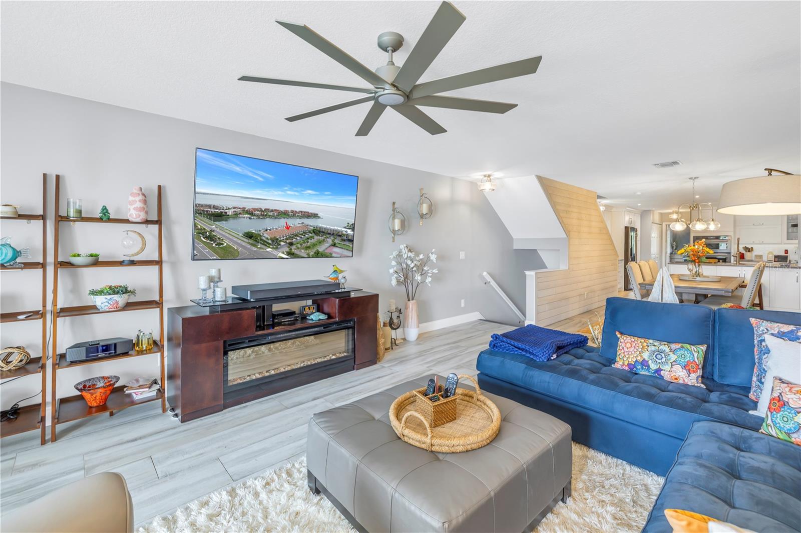 PALMS OF TIERRA - Residential