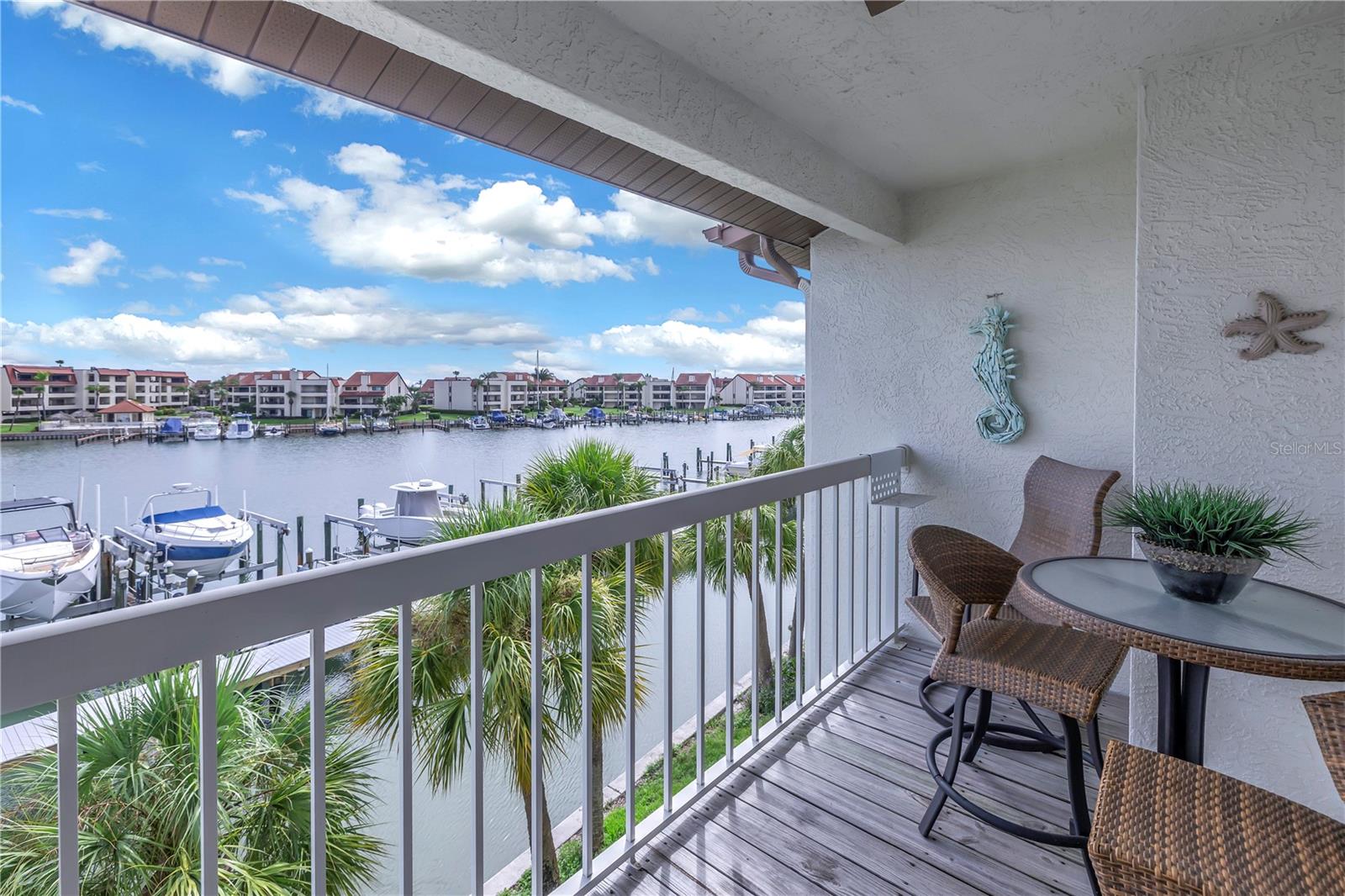 PALMS OF TIERRA - Residential