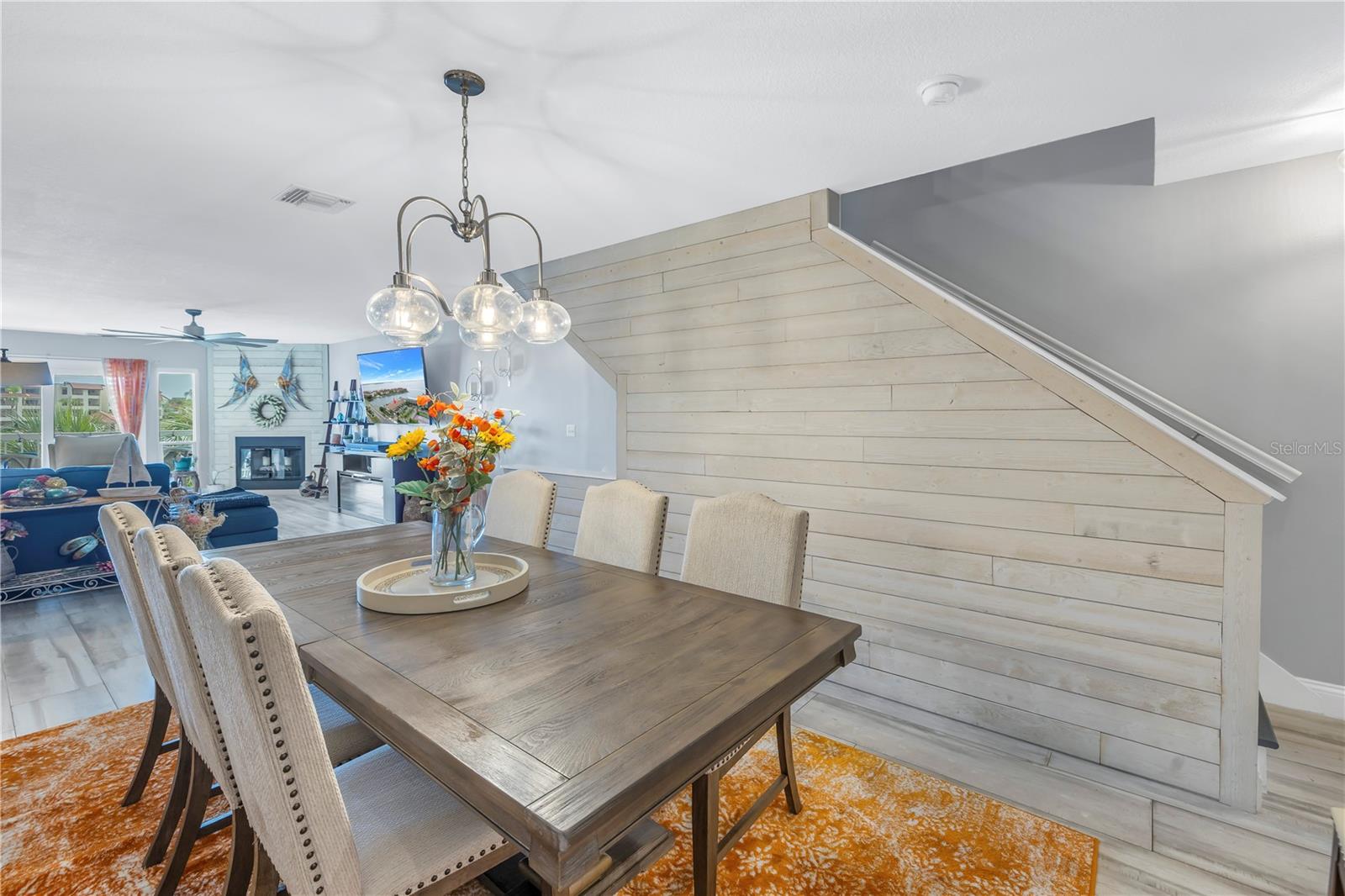 PALMS OF TIERRA - Residential