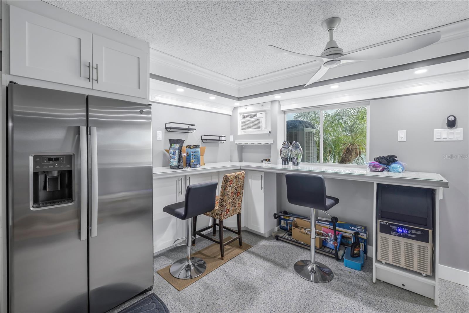 PALMS OF TIERRA - Residential