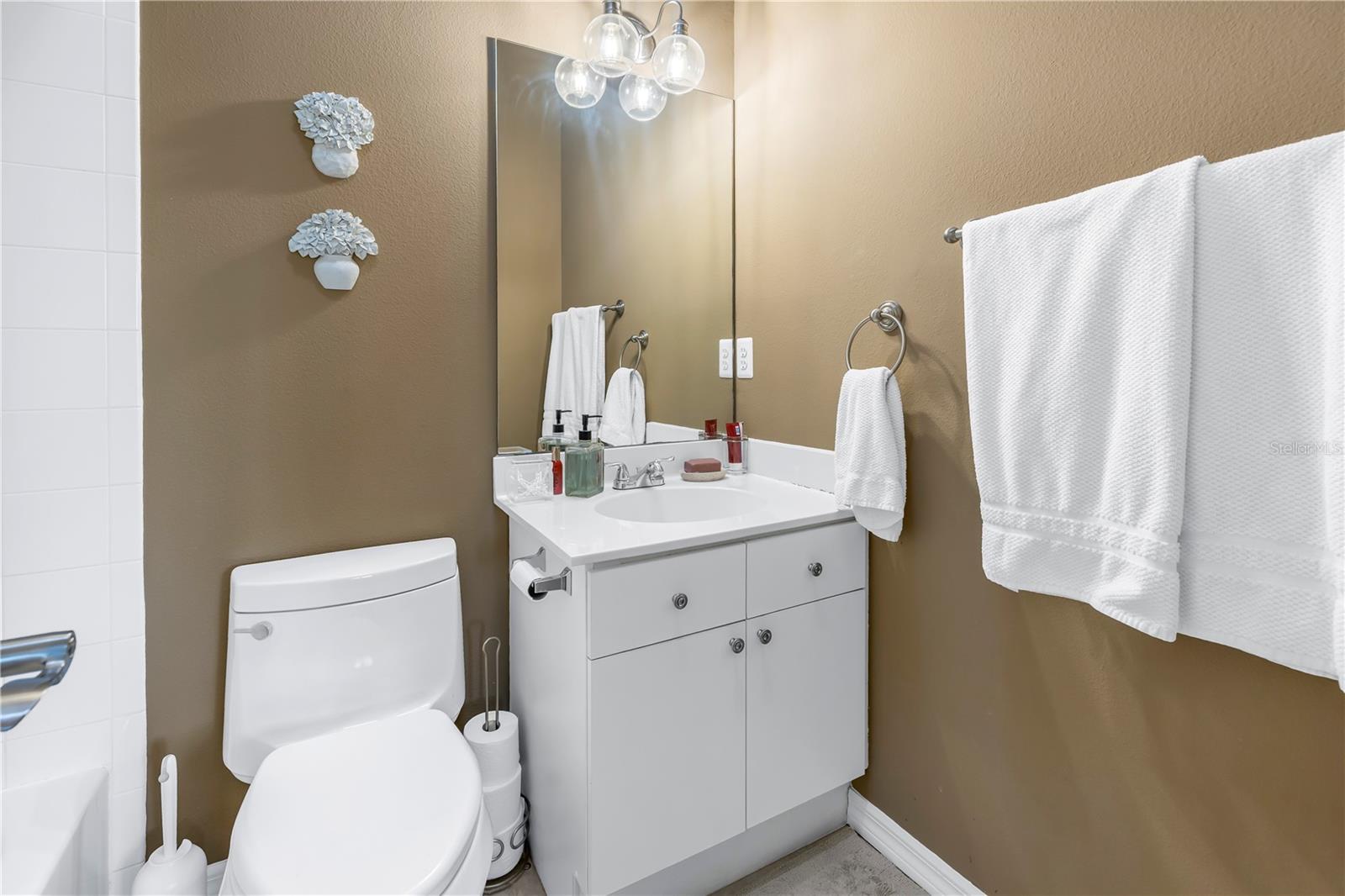 PALMS OF TIERRA - Residential