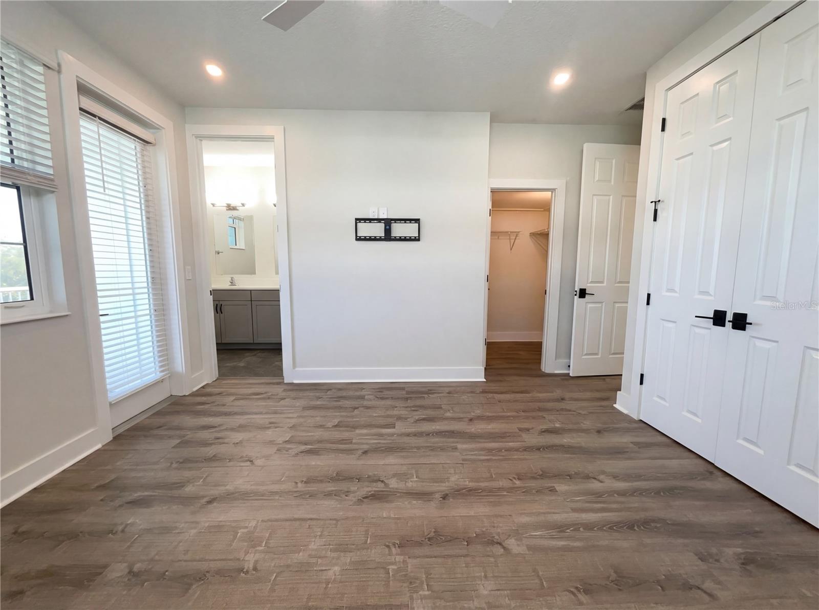 HUNTERS POINT - Residential