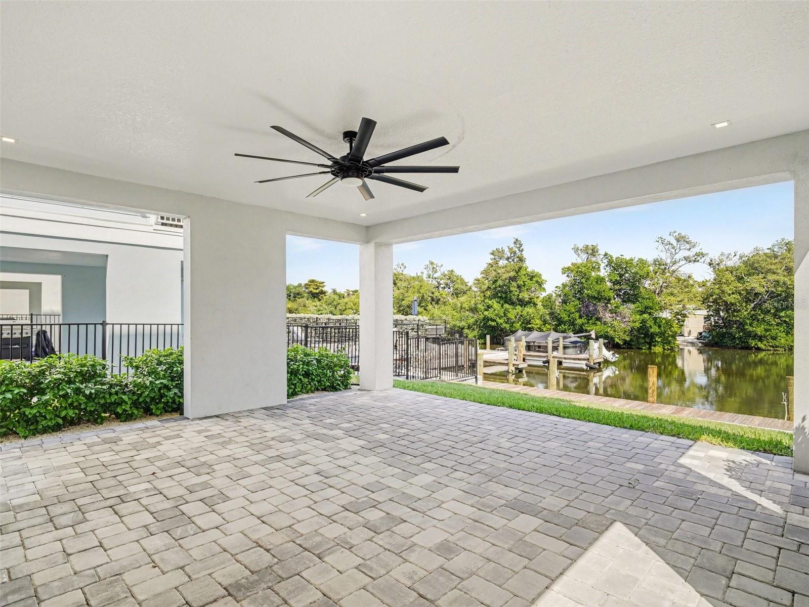 HUNTERS POINT - Residential