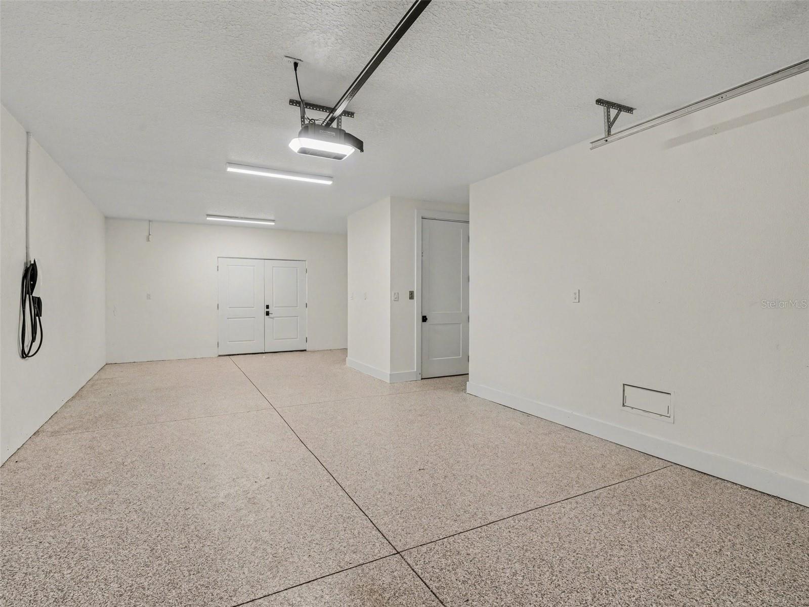 HUNTERS POINT - Residential