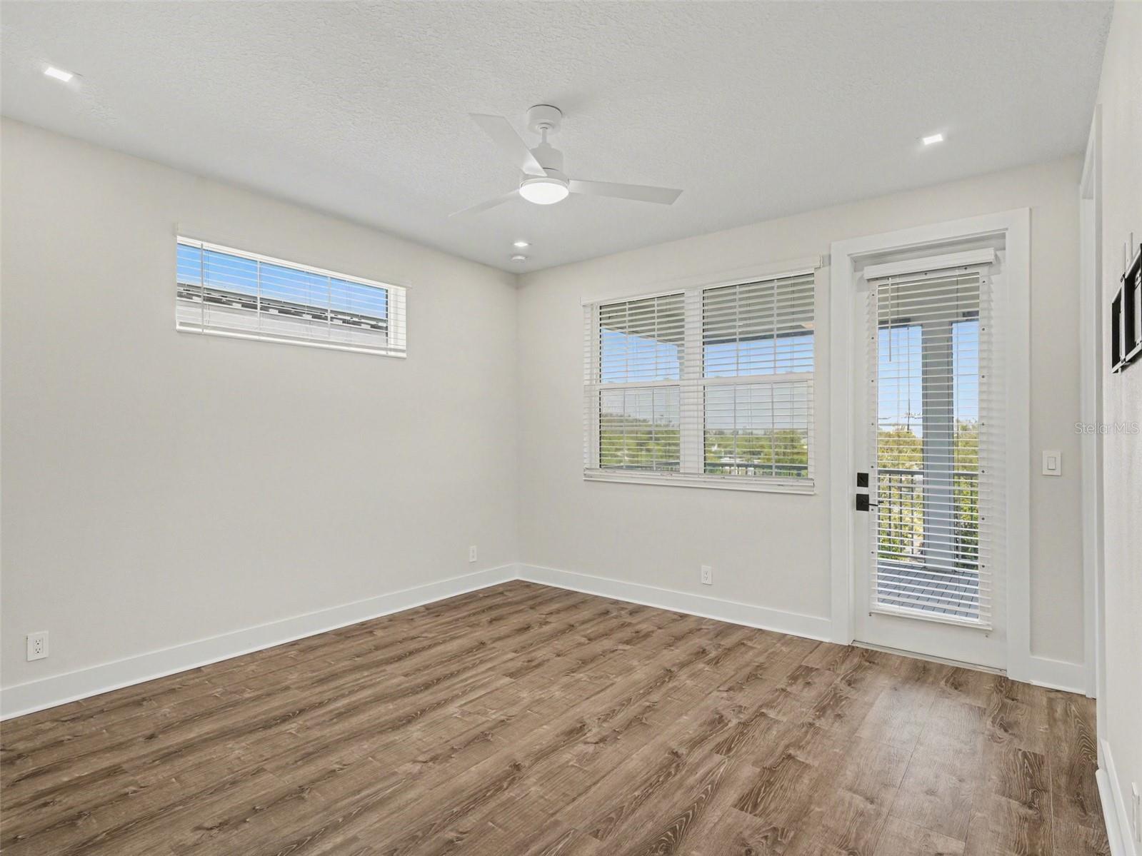 HUNTERS POINT - Residential