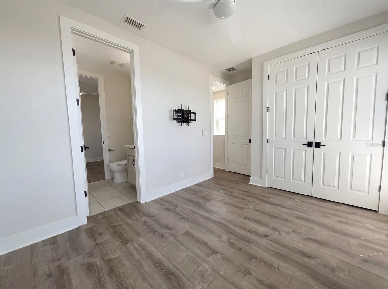 HUNTERS POINT - Residential