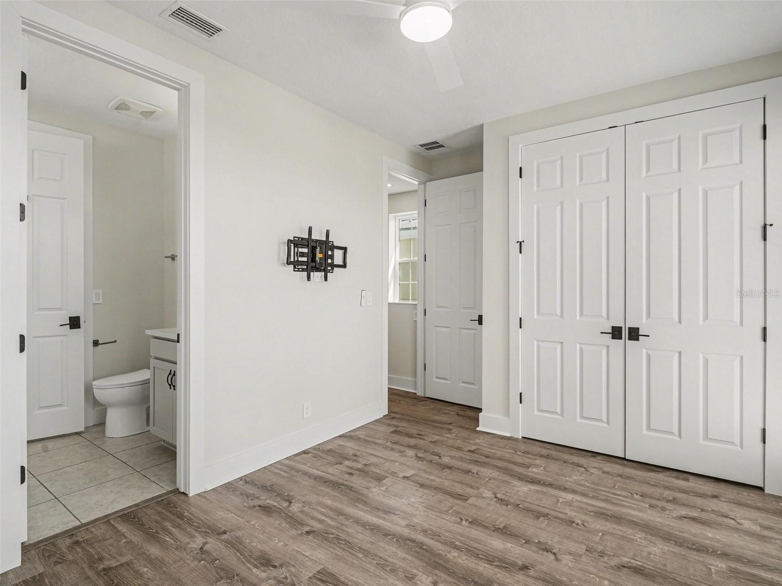 HUNTERS POINT - Residential