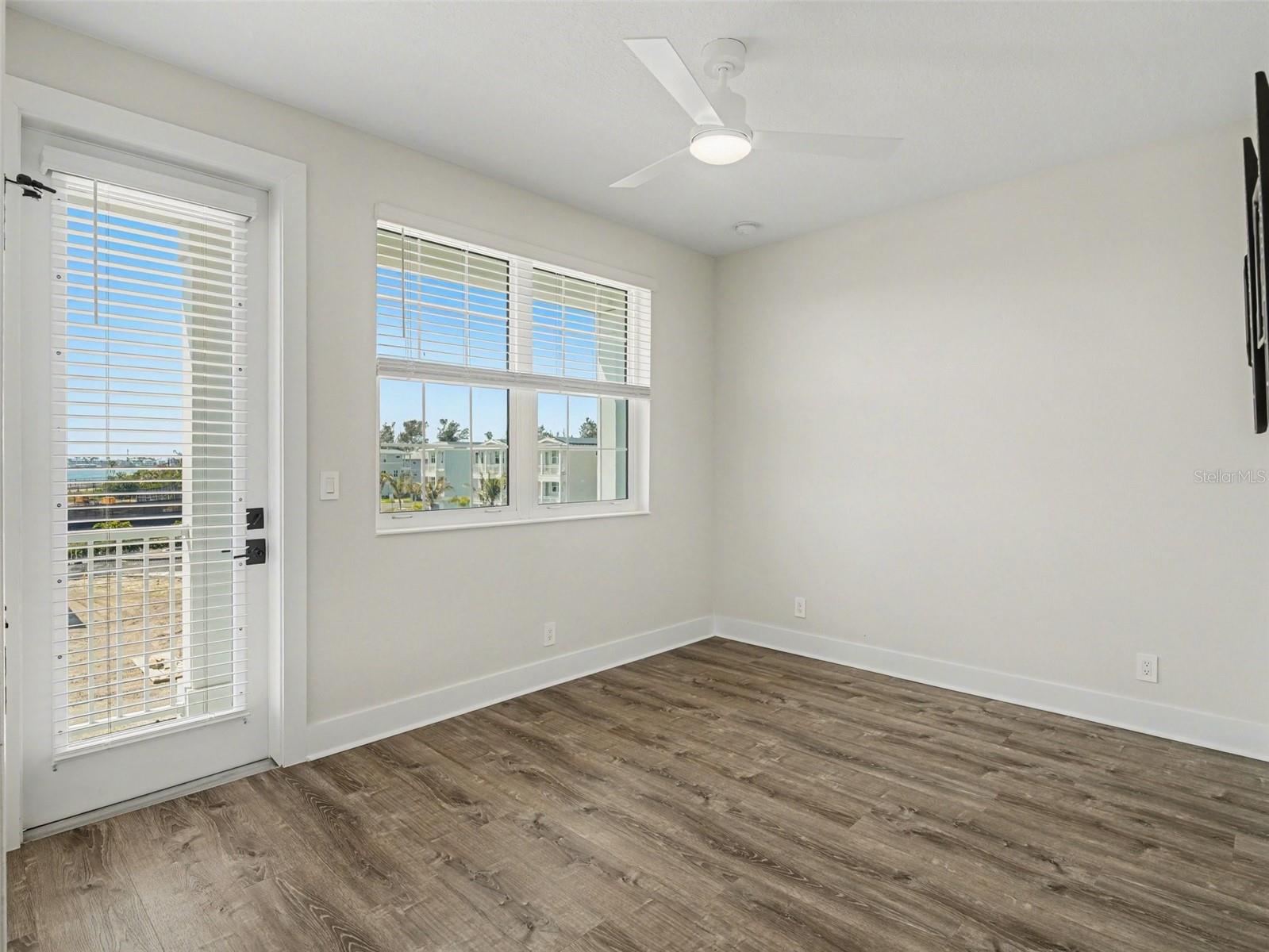 HUNTERS POINT - Residential