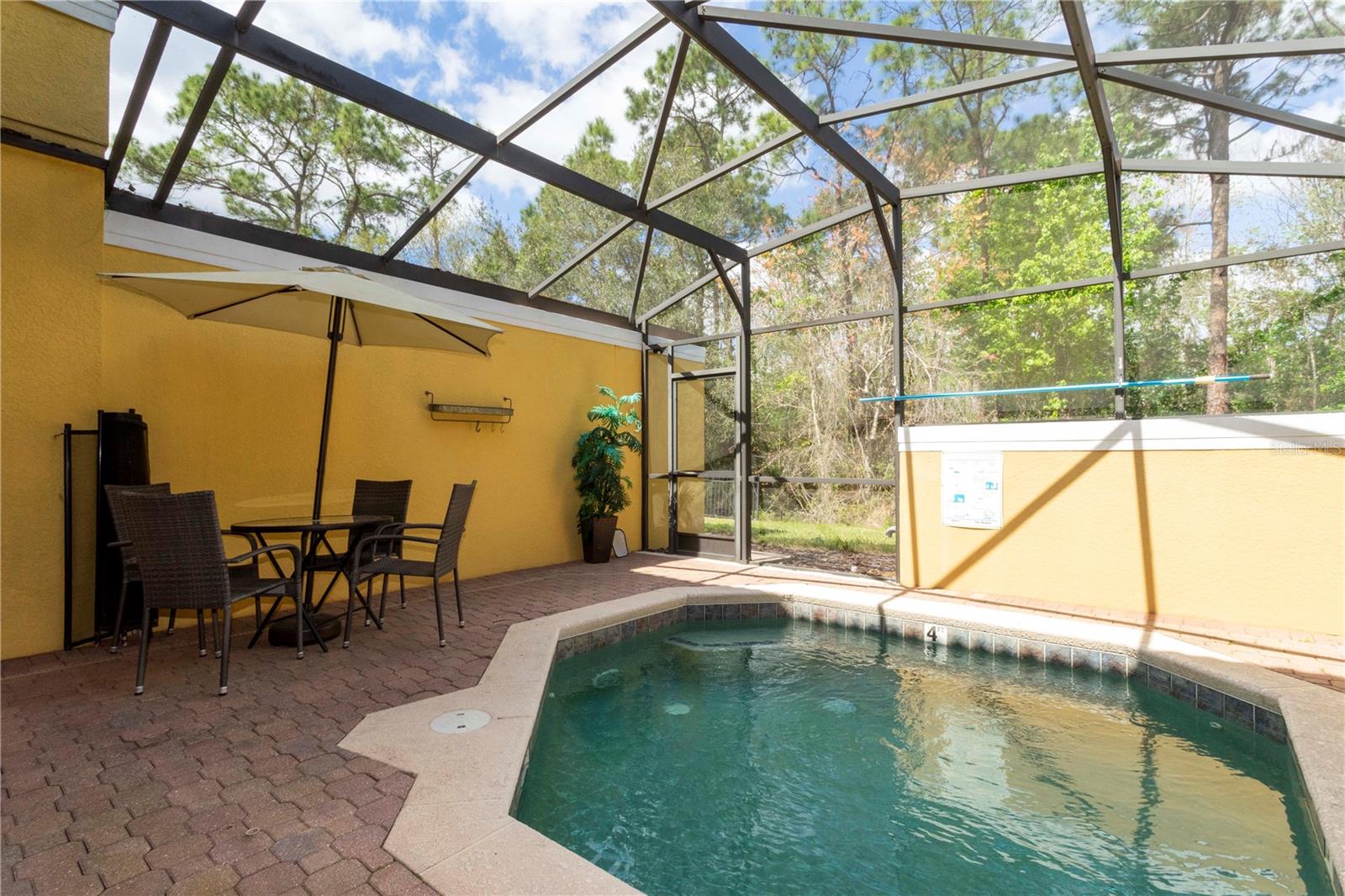 ENCANTADA PH 1 - Residential