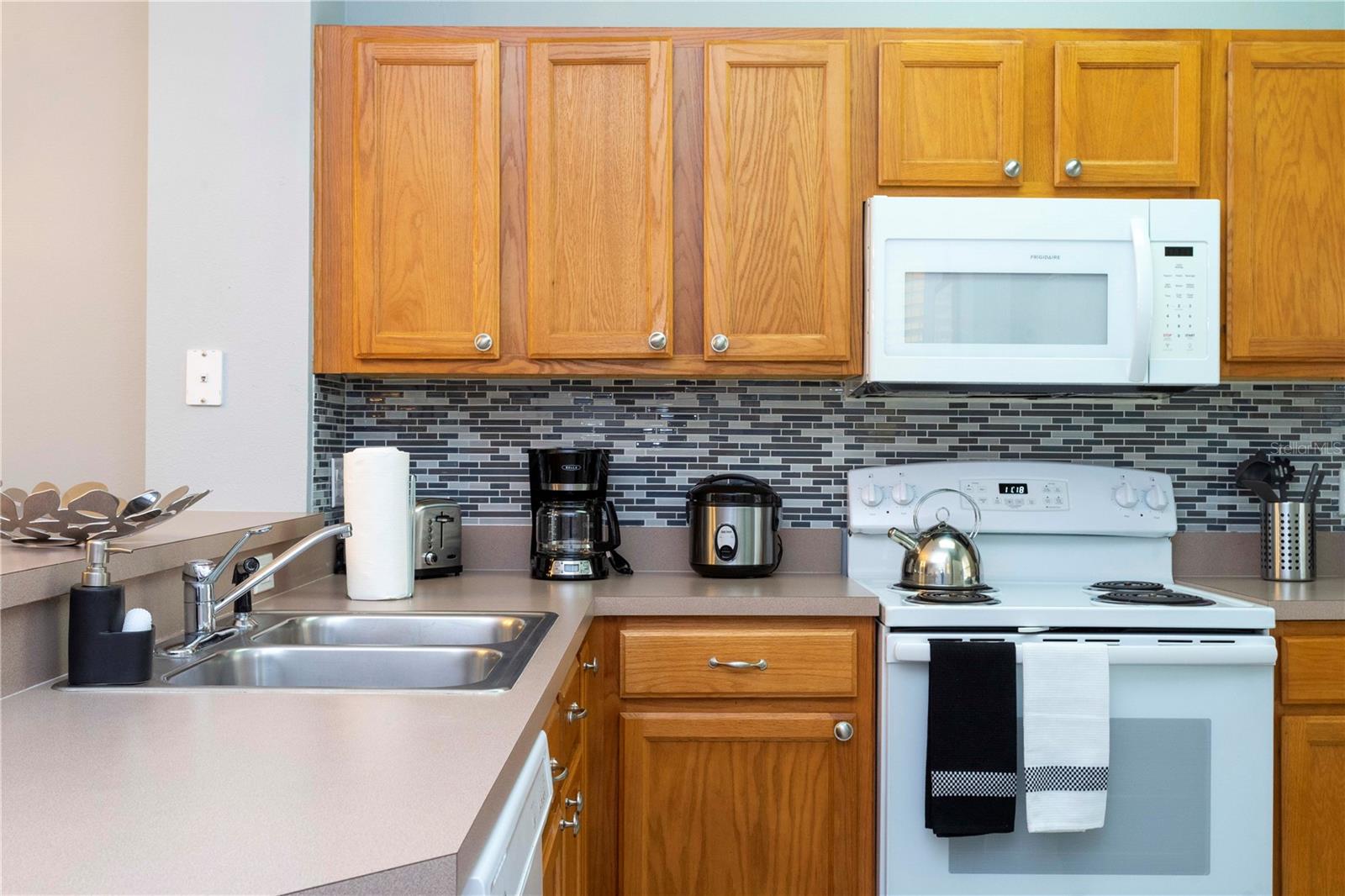 ENCANTADA PH 1 - Residential