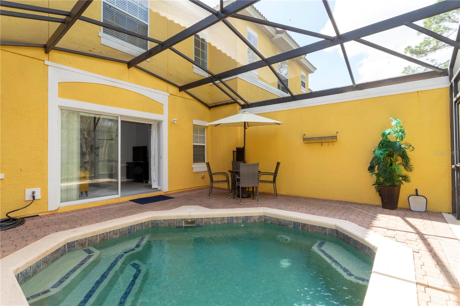 ENCANTADA PH 1 - Residential